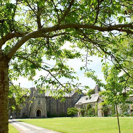 Dartington Hall Totnes Exteriör bild
